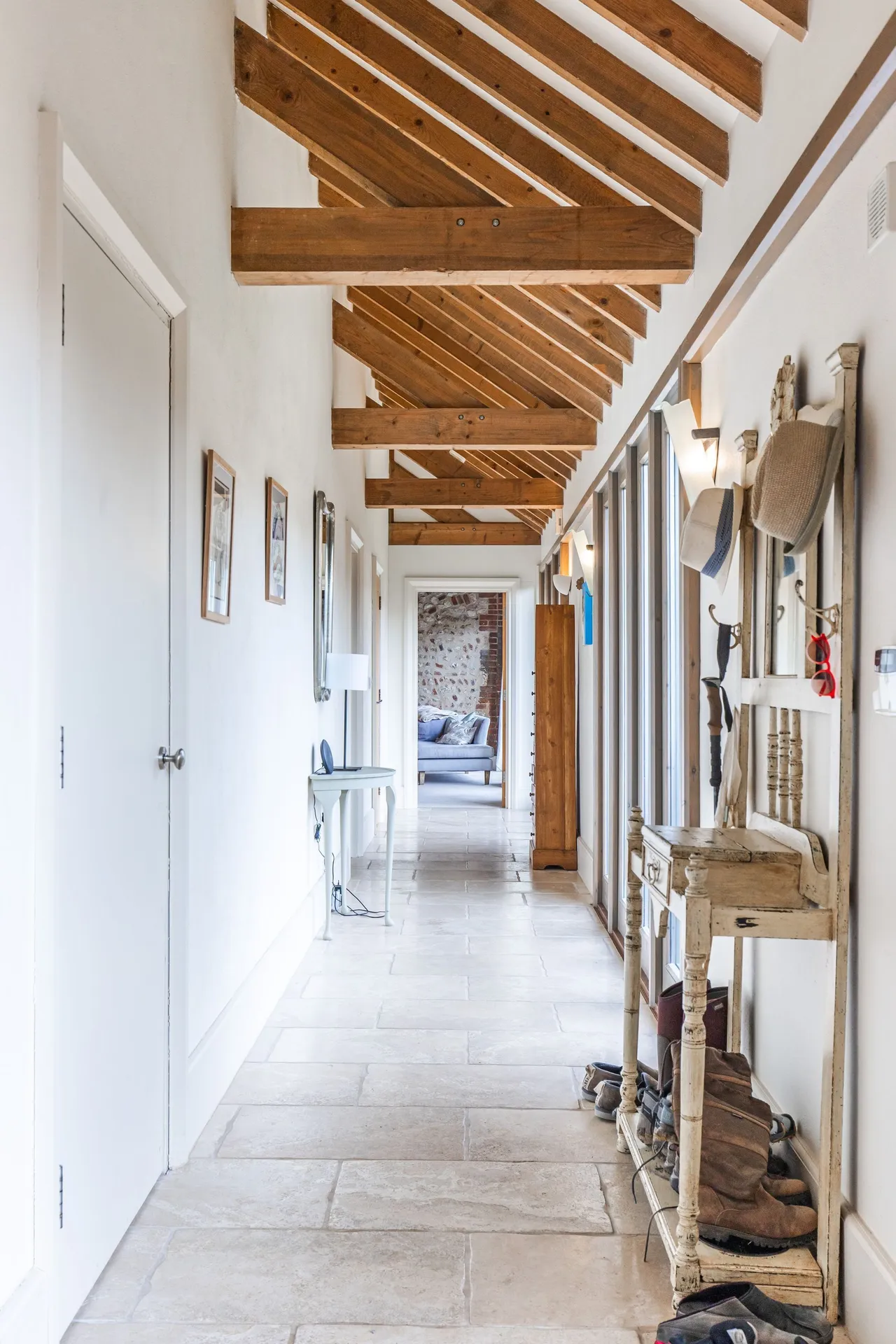 Beautiful Single Storey Barn Conversi, photo 10