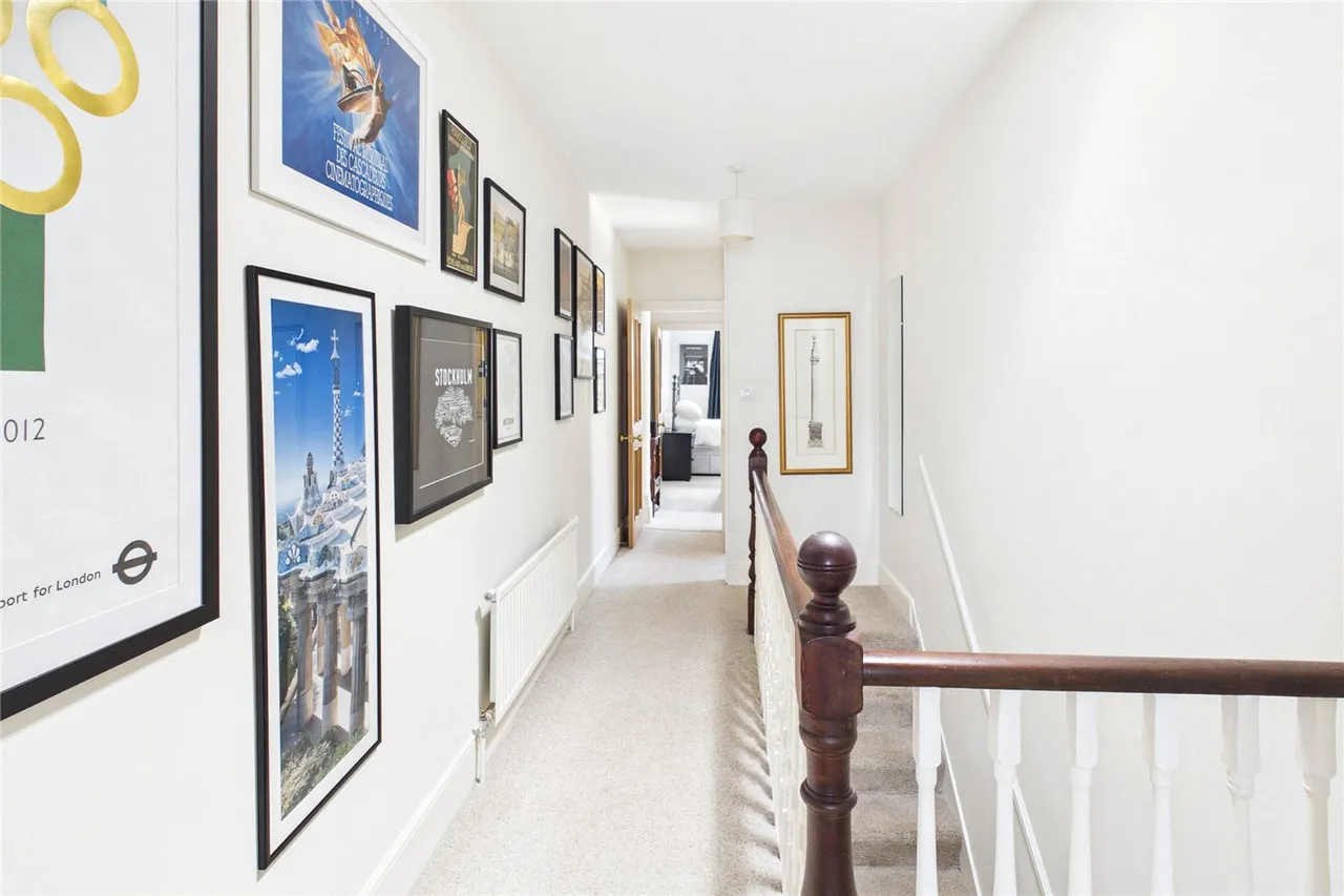 Salford Road, London, SW2, photo 3