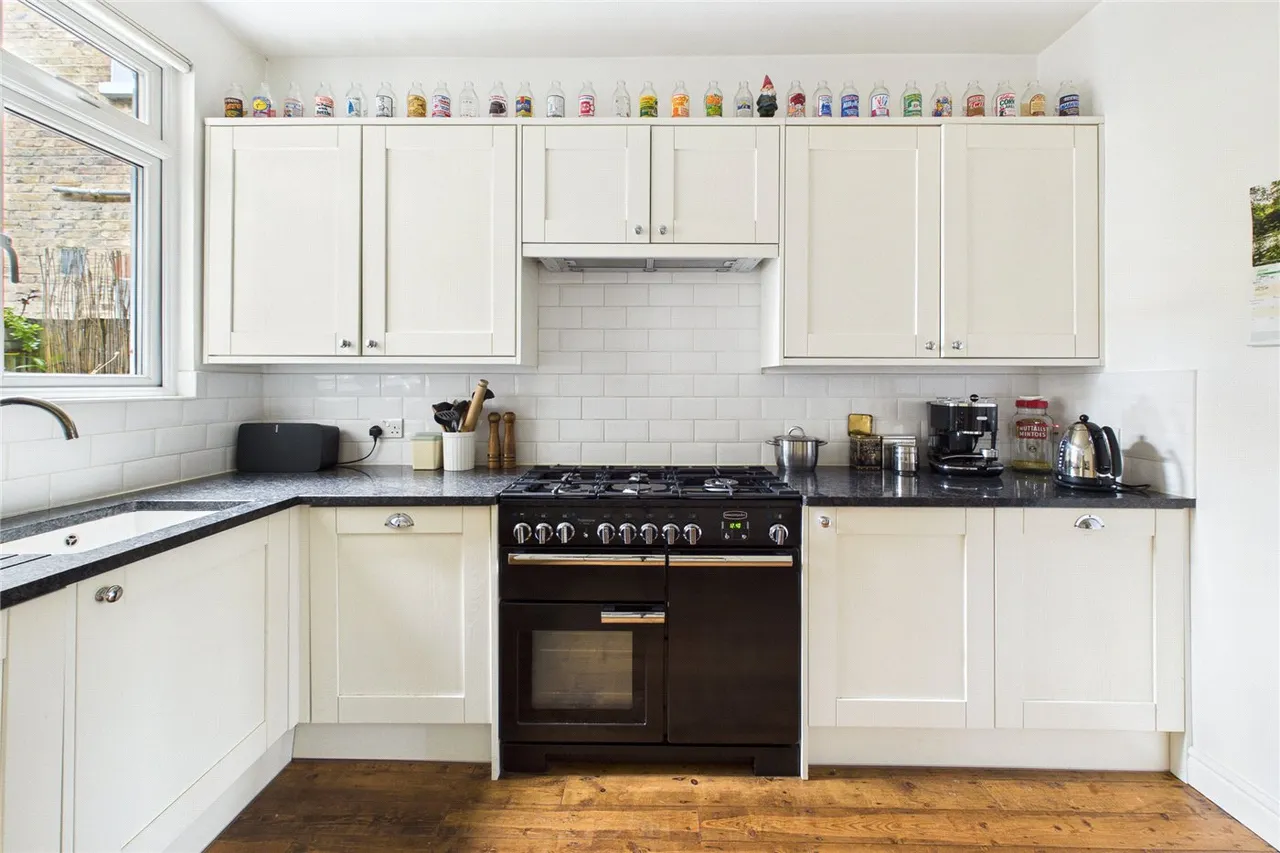 Salford Road, London, SW2, photo 7