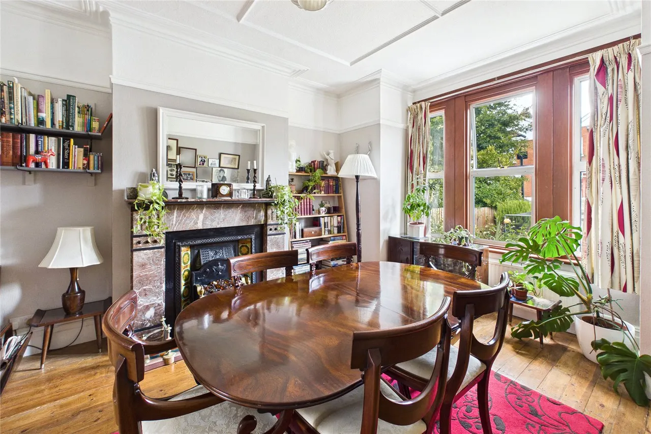 Salford Road, London, SW2, photo 5