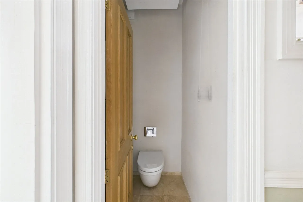 Salford Road, London, SW2, photo 9