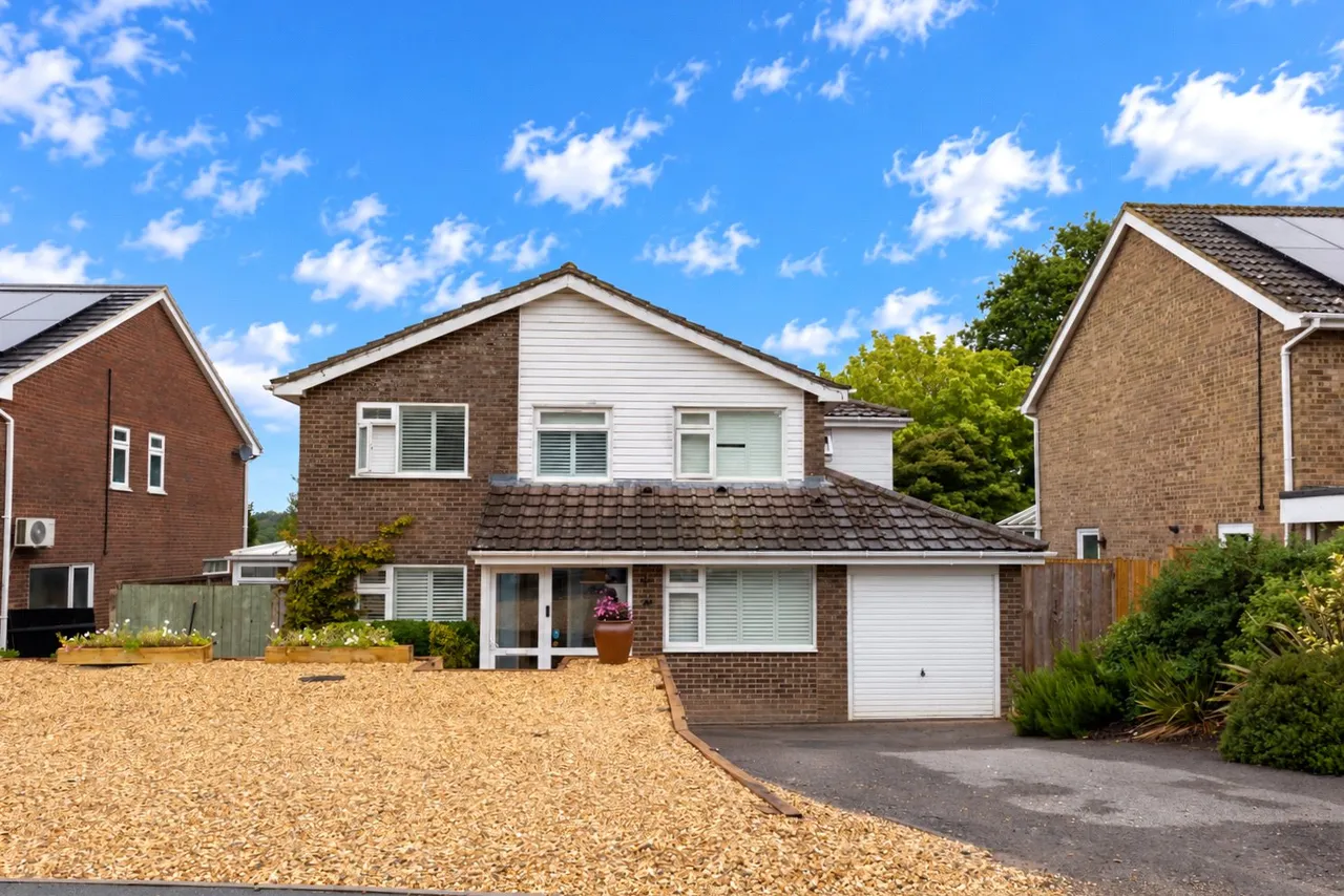 4 bed house for sale, Chestnut Close, Liphook, GU30