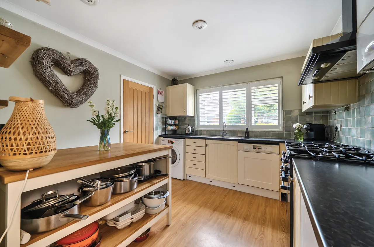 Chestnut Close, Liphook, GU30, photo 5