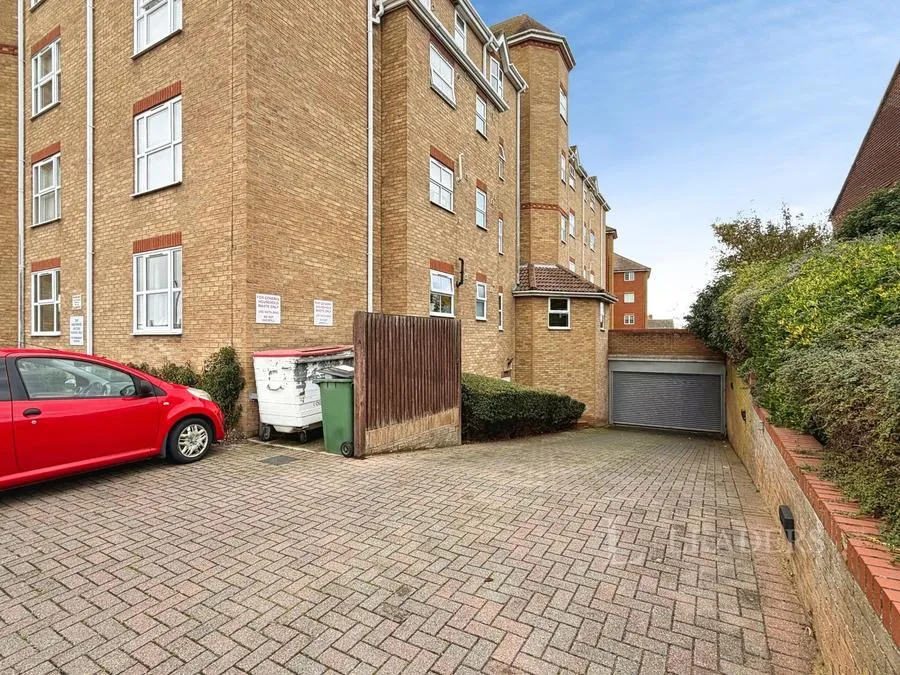 Marine Parade West, Clacton-on-Sea, CO15, photo 20