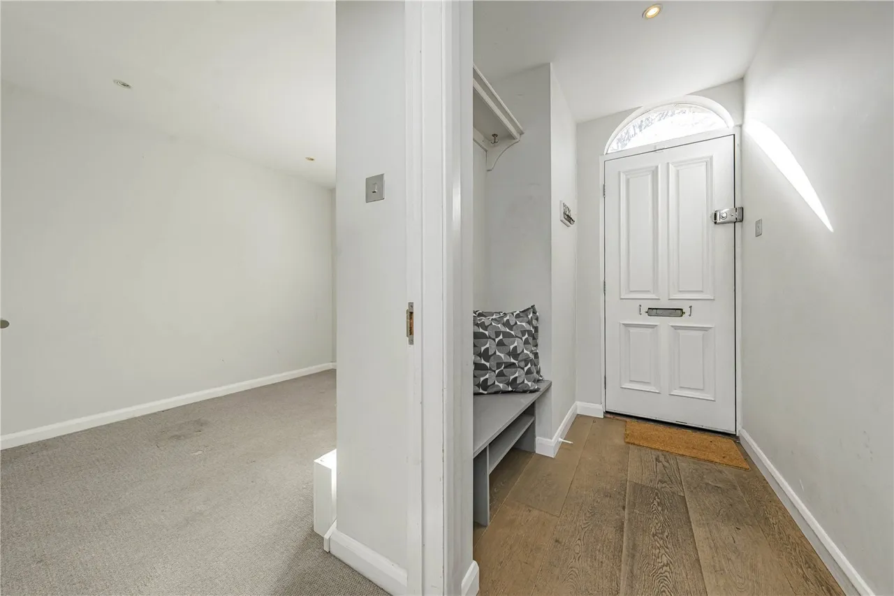 Barchard Street, London, photo 8