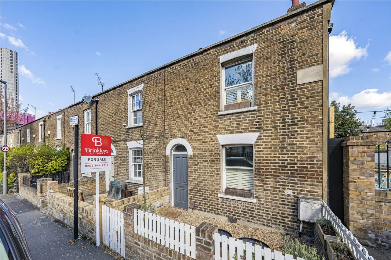 3 bed house for sale, Barchard Street, London