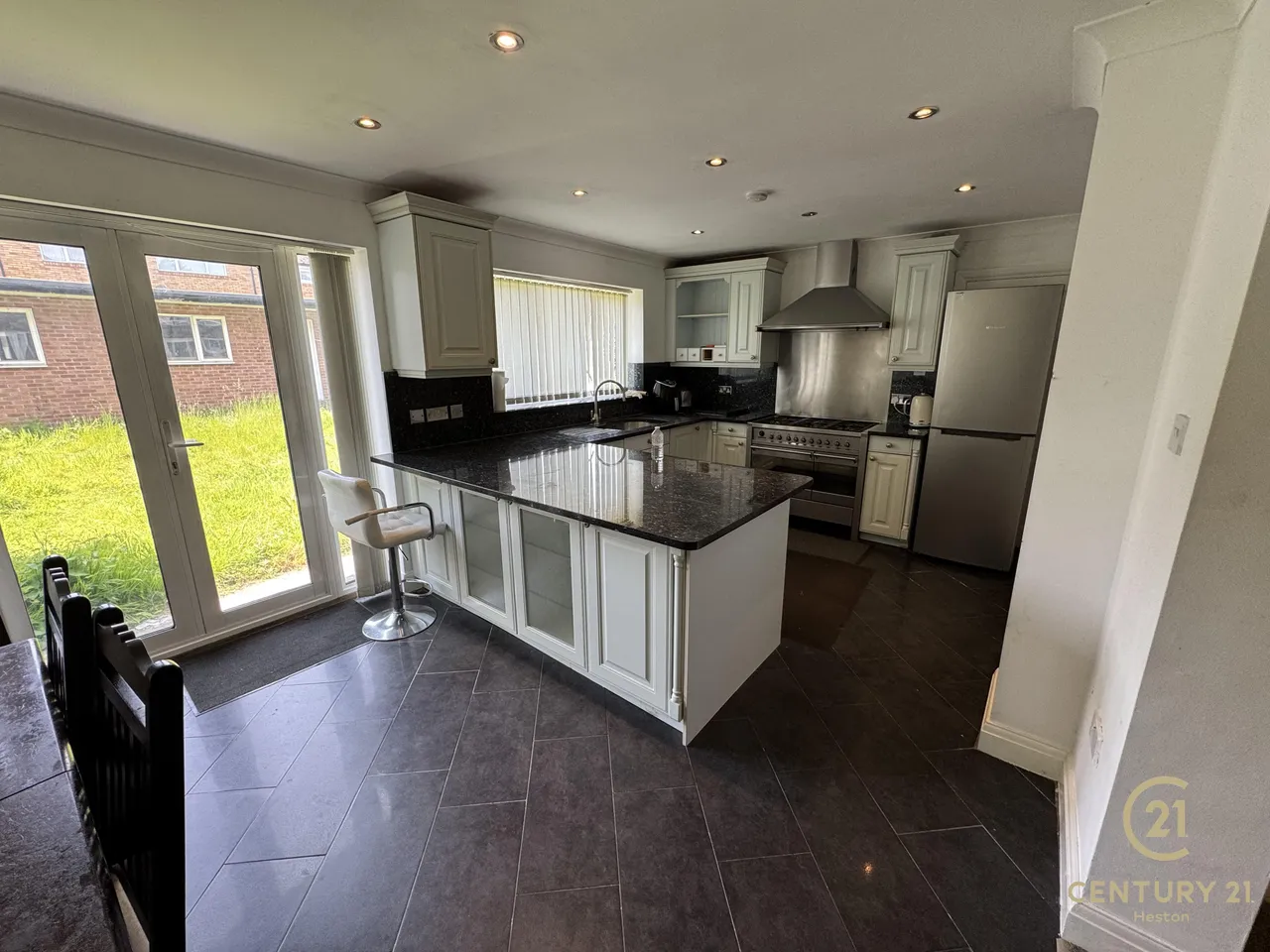 Dorset Avenue, Southall, UB2, photo 5