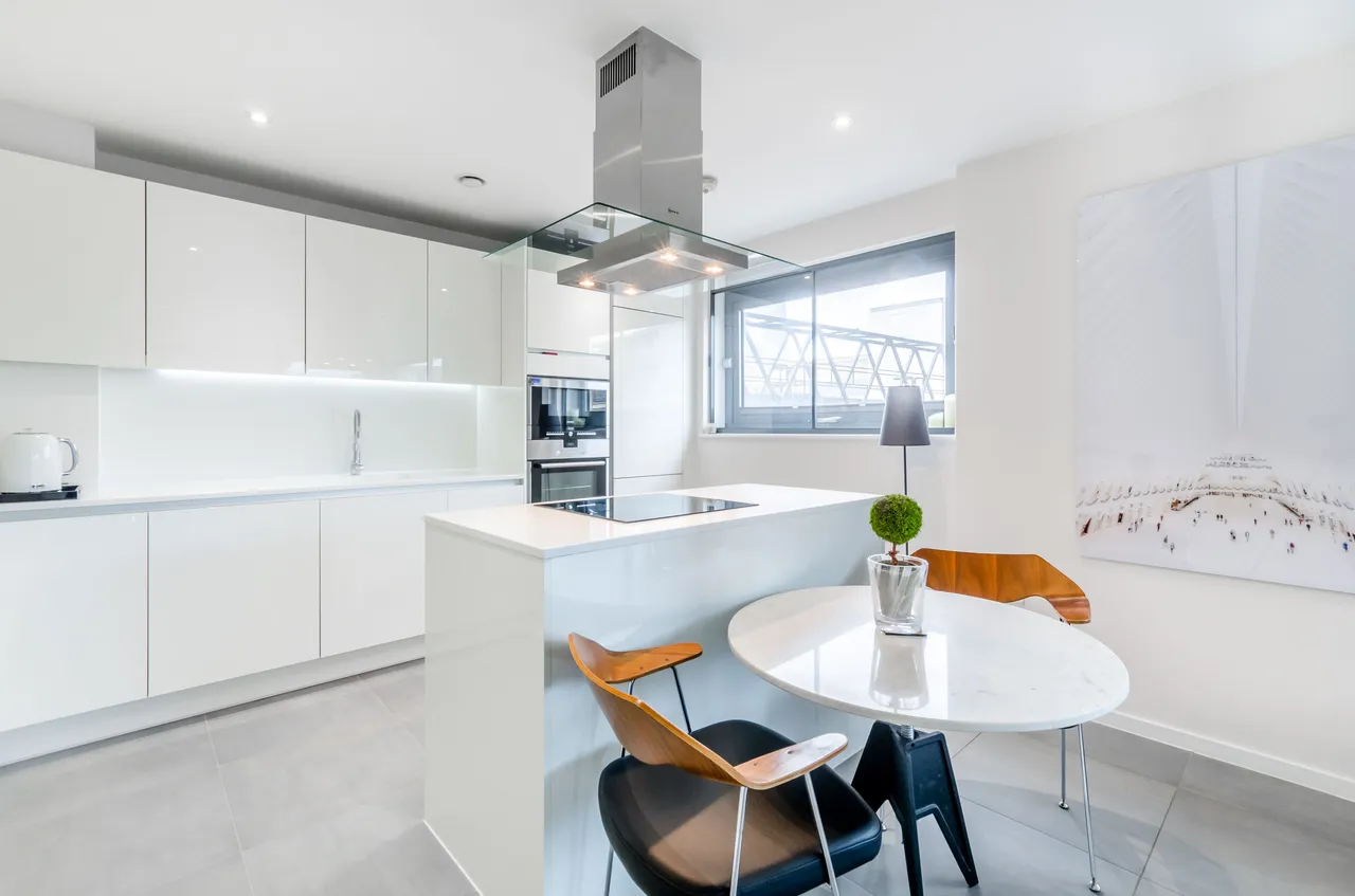 Apartment 19 Rosler Building, 85 Ewer Street, London, photo 2