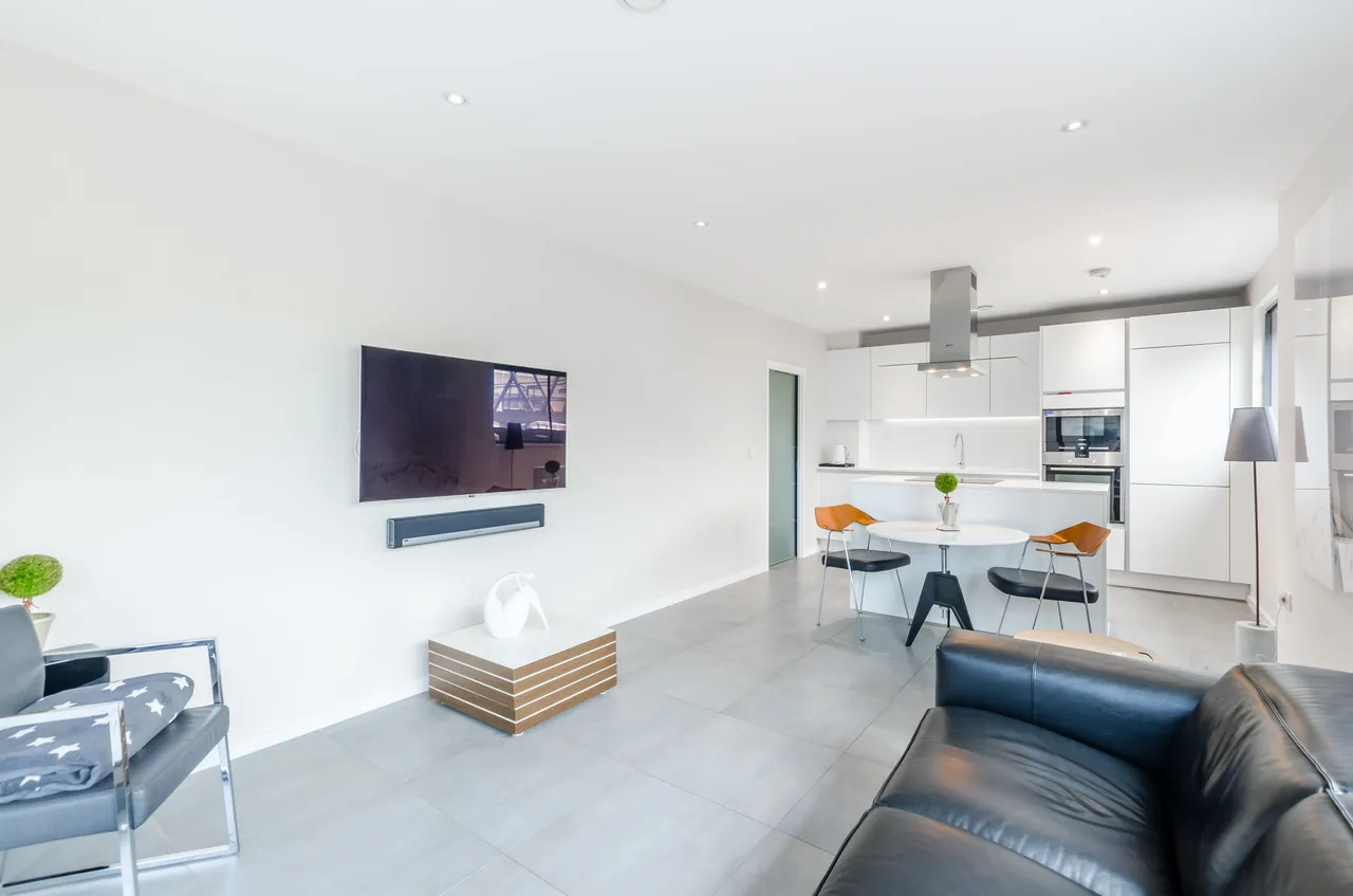 Apartment 19 Rosler Building, 85 Ewer Street, London, photo 6