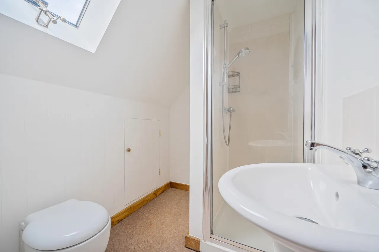 High Street, Marlborough, SN8, photo 9