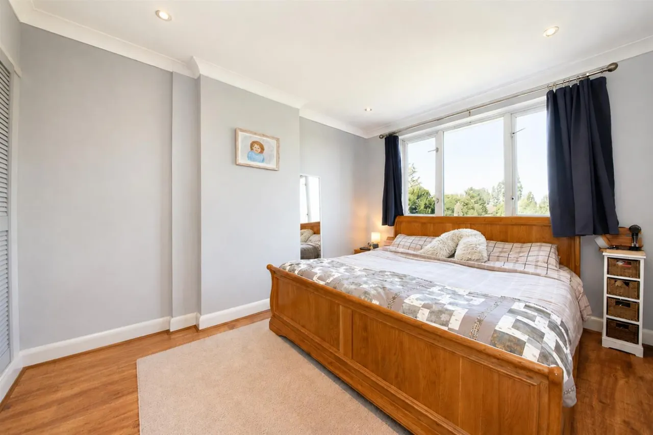 Orchard Way, Aldershot, photo 6