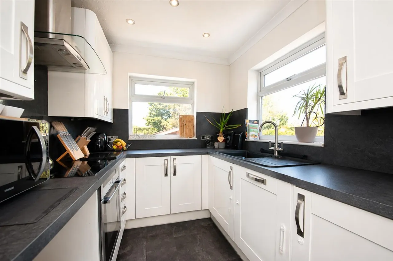 Orchard Way, Aldershot, photo 5
