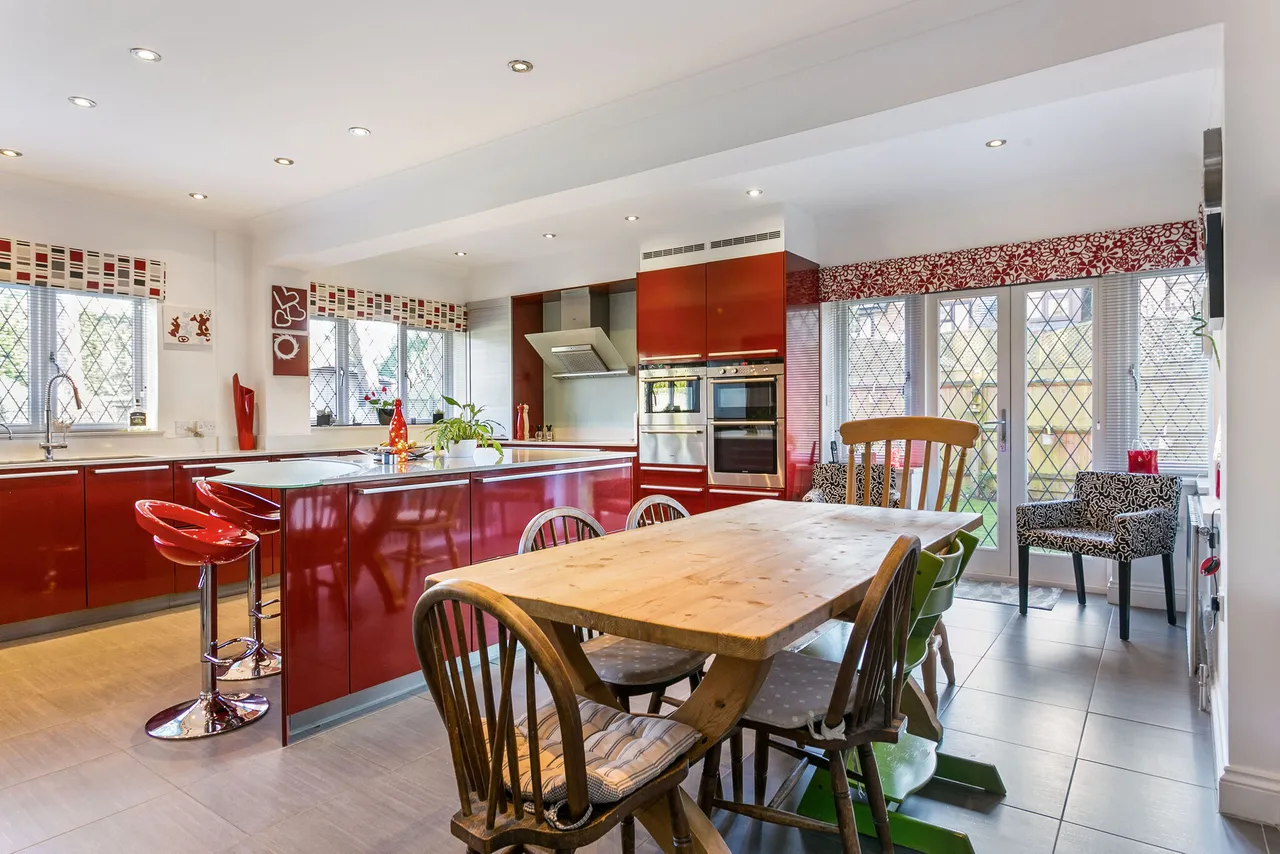 Miller Place, Gerrards Cross, SL9, photo 2
