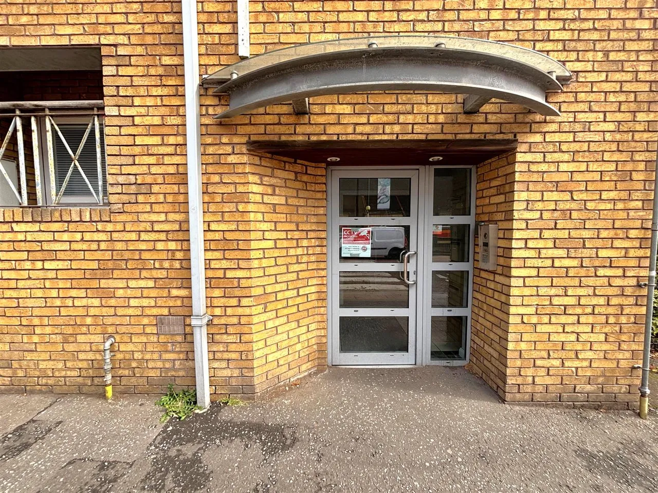Shankill Road, Belfast, BT13, photo 4