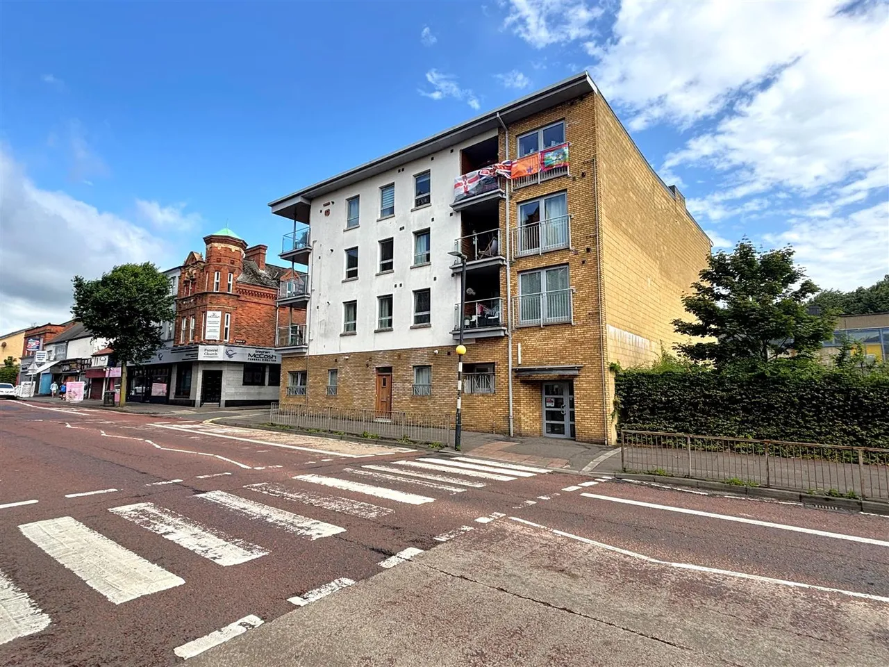 2 bed flat for sale, Shankill Road, Belfast, BT13