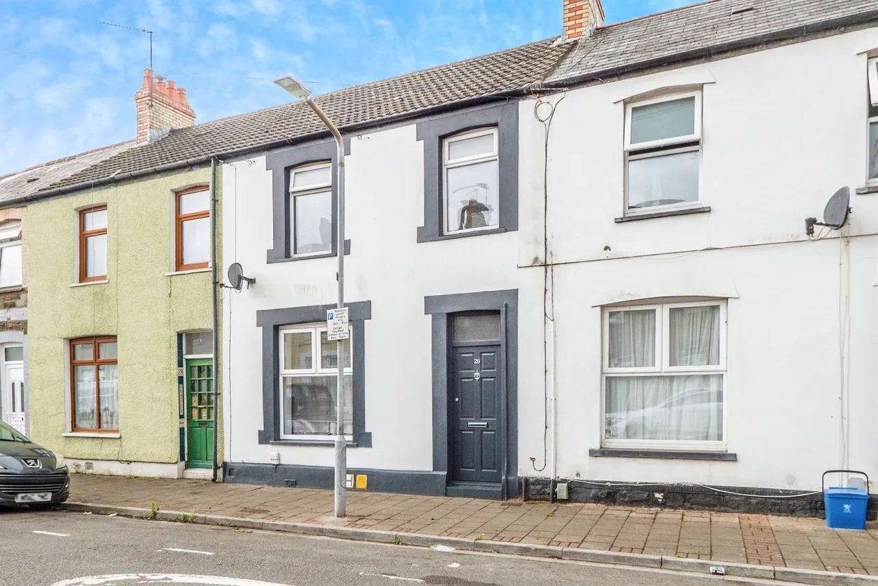 1 bed flat for sale — Bradley Street, Roath, Cardiff