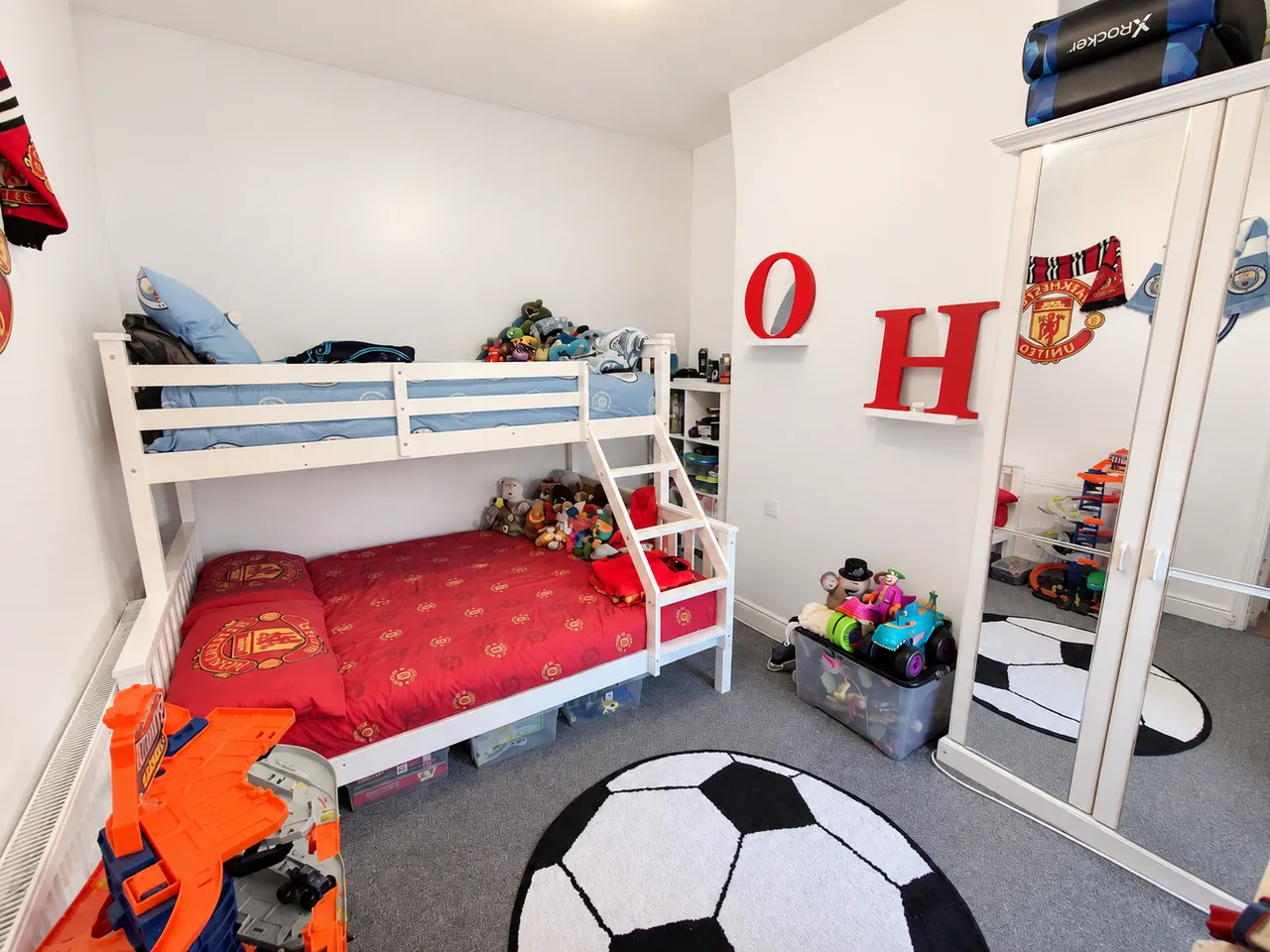 Laburnum Road, Denton, M34, photo 8