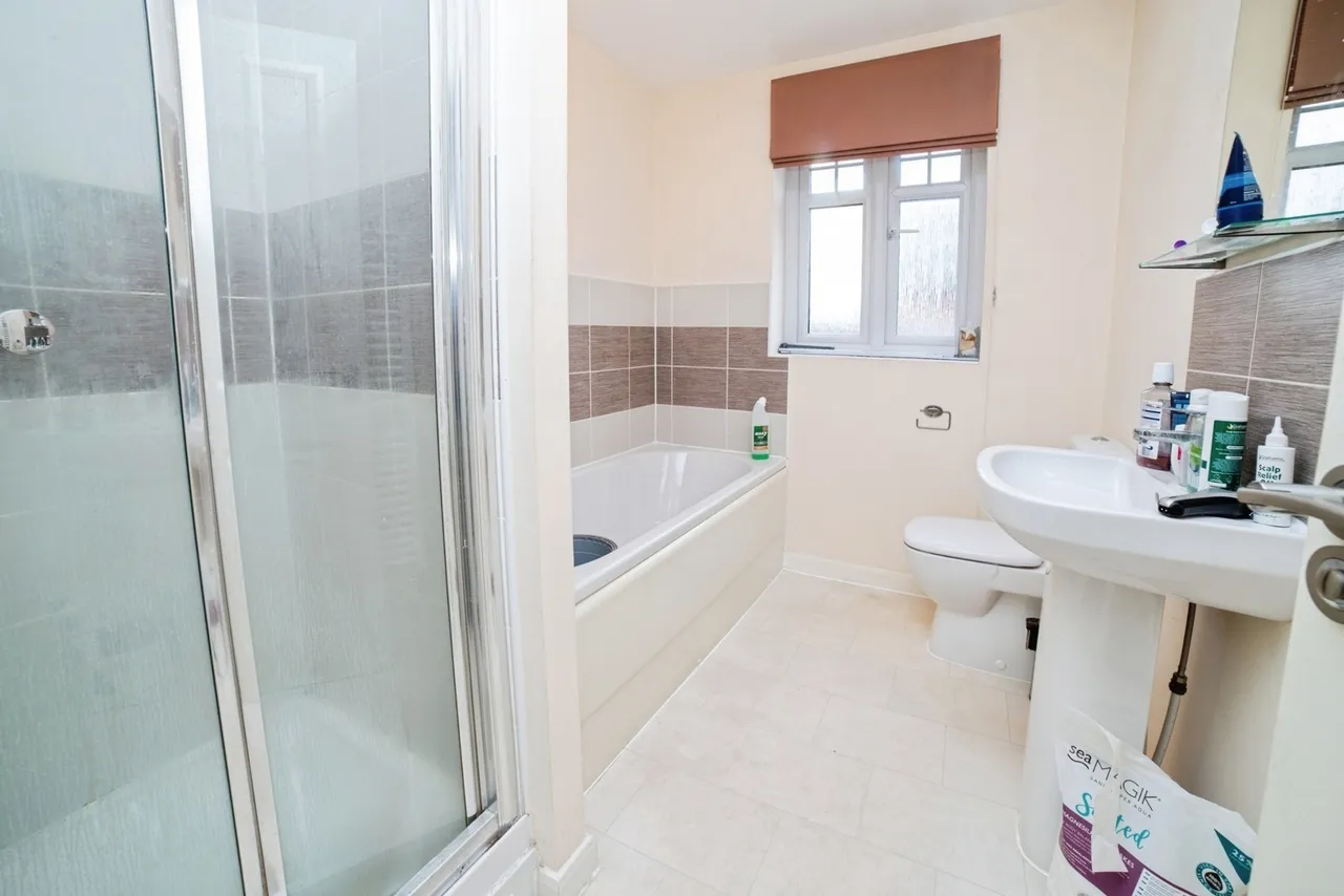 Topaz Crescent, Sutton-in-Ashfield, Nottinghamshire, NG17, photo 11