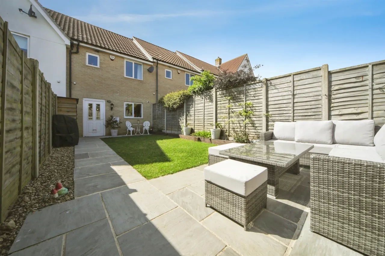 2 bed house for sale — Morris Road, Wickham Market, Woodbridge