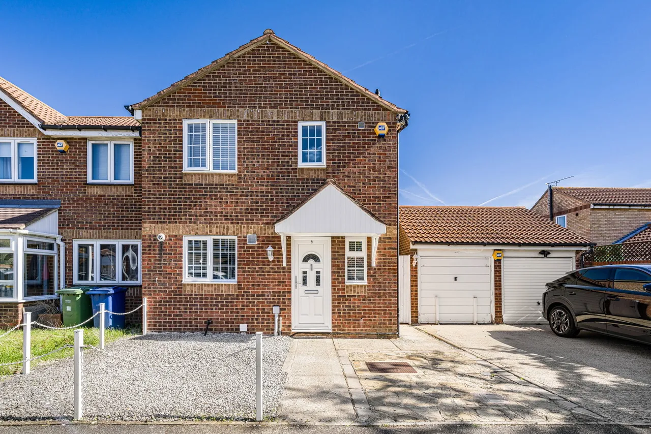 Danbury Crescent, South Ockendon, RM15, photo 22