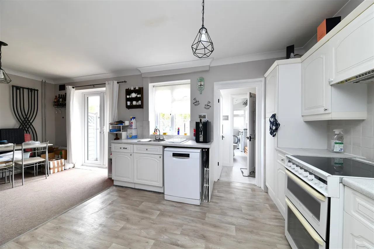 Manor Close, Hertford, Herts, SG14 3JZ, photo 5