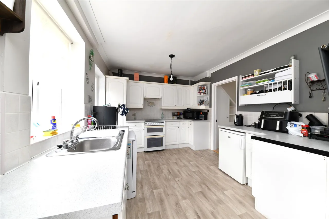 Manor Close, Hertford, Herts, SG14 3JZ, photo 6