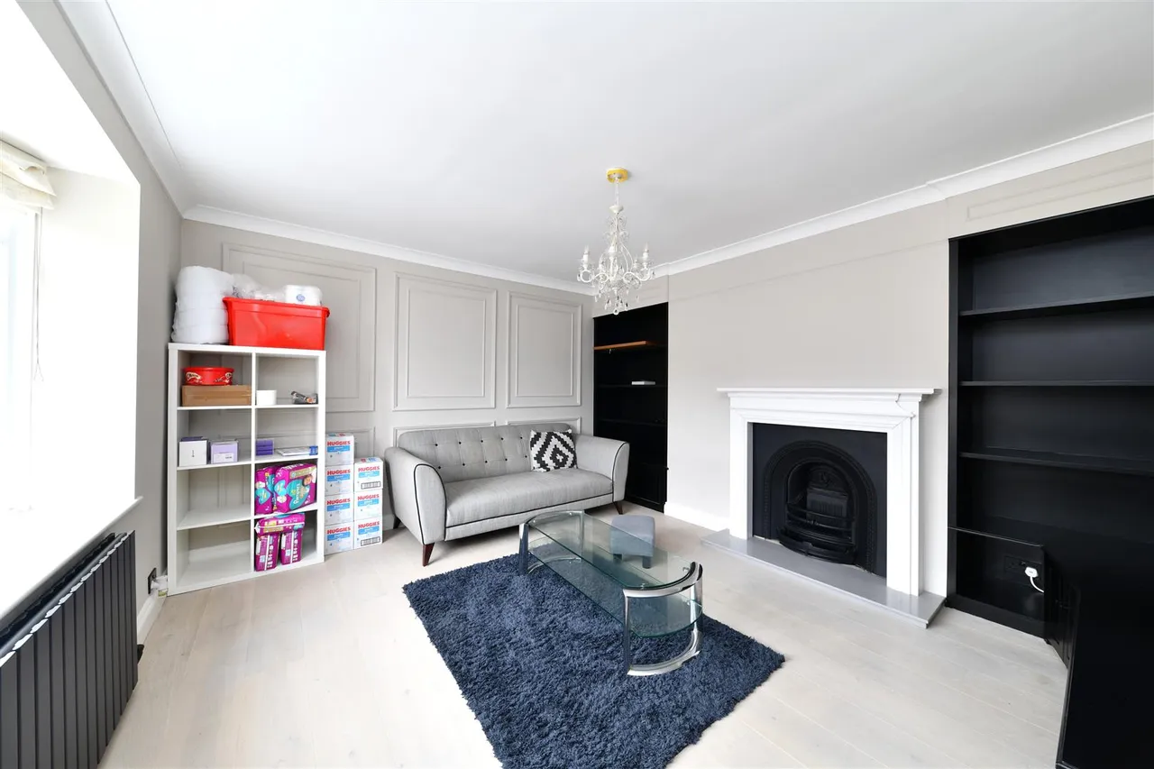 Manor Close, Hertford, Herts, SG14 3JZ, photo 4