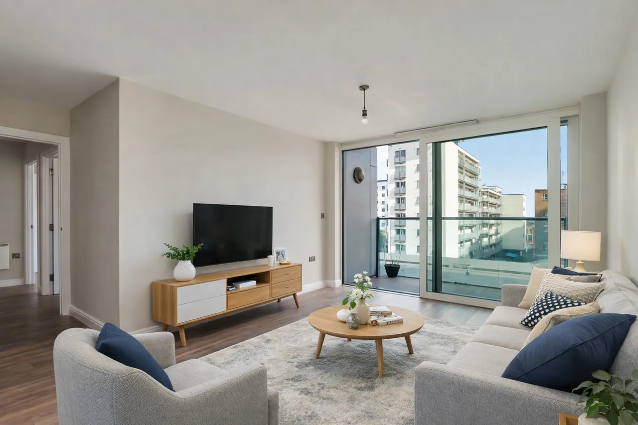 2 bed flat for sale — The Blenheim Centre, Prince Regent Road, Hounslow, TW3