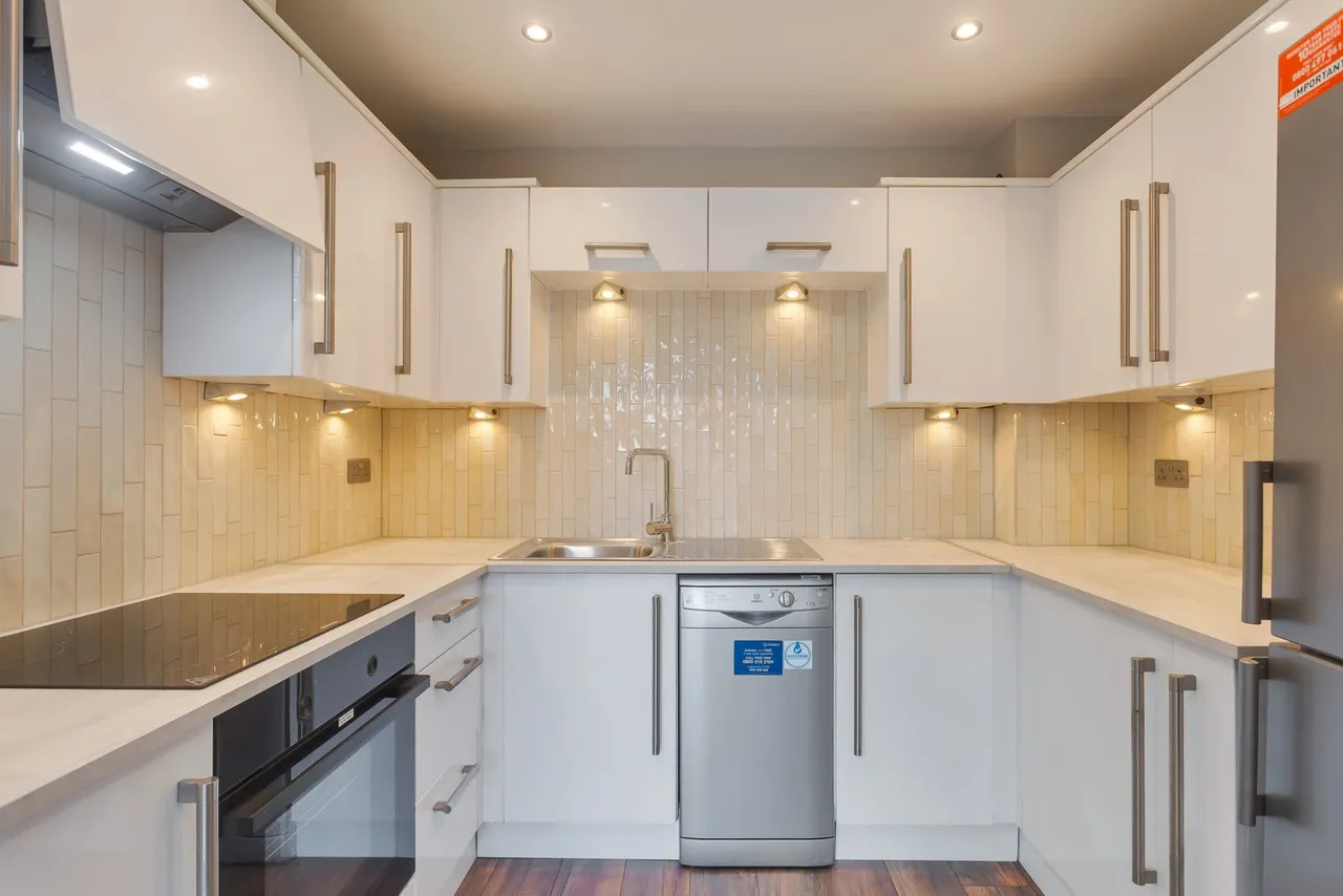 The Blenheim Centre, Prince Regent Road, Hounslow, TW3, photo 2