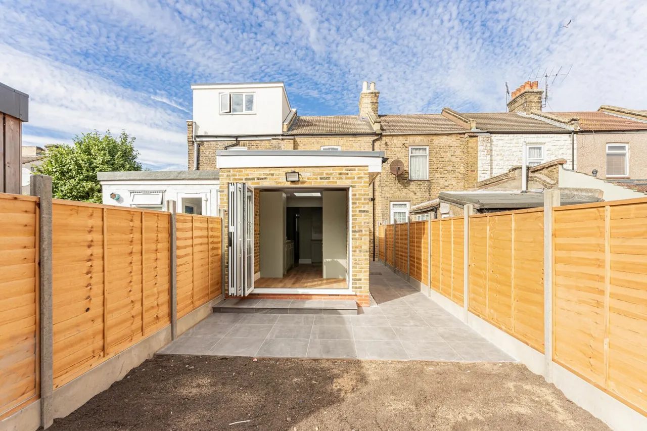 Cary Road, London, E11, photo 23