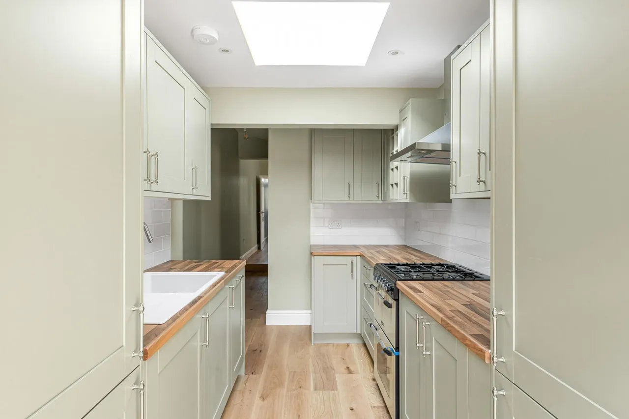 Cary Road, London, E11, photo 12
