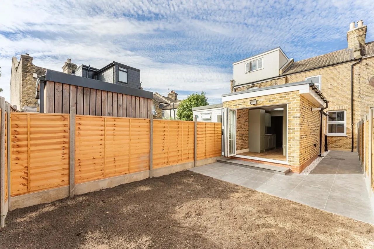 Cary Road, London, E11, photo 22