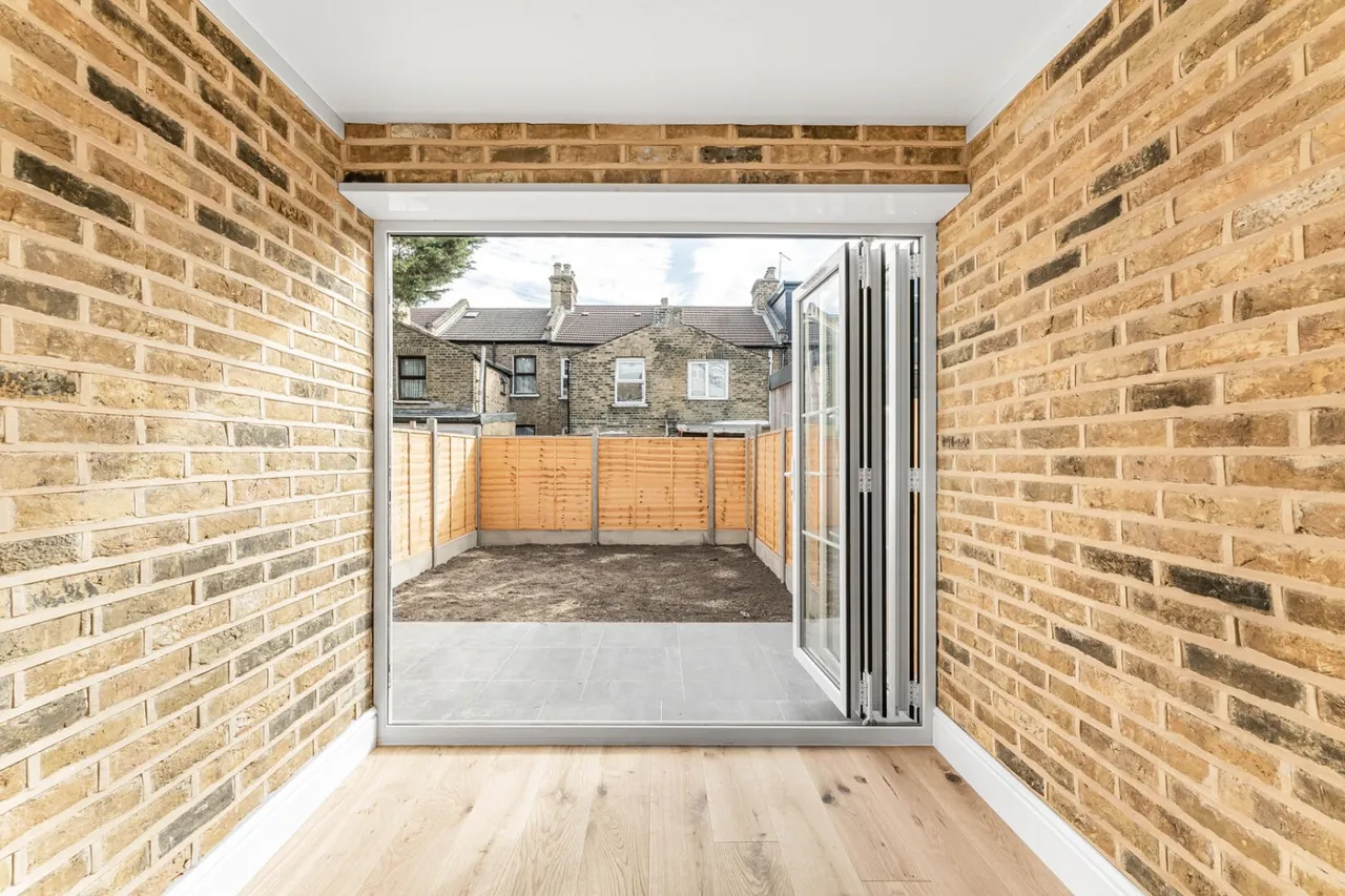 Cary Road, London, E11, photo 11