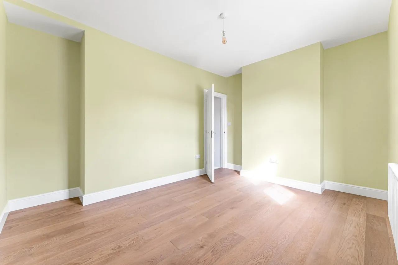 Cary Road, London, E11, photo 20