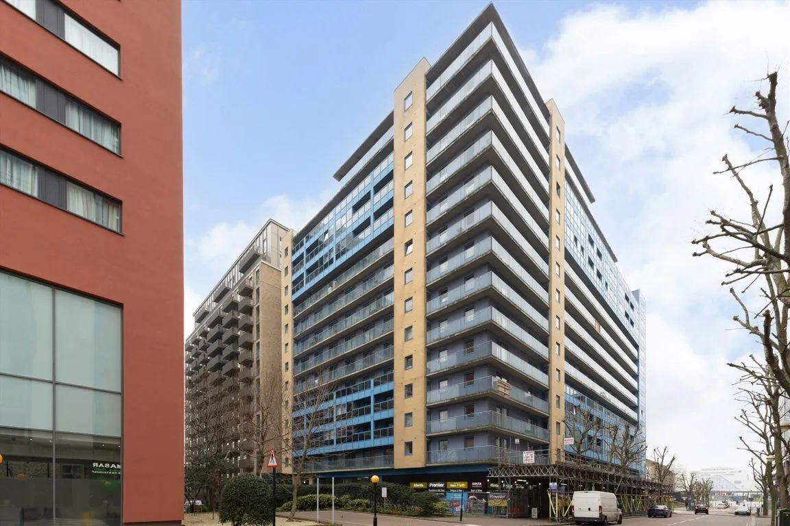 1 bed flat for sale — Westgate Apartments, London