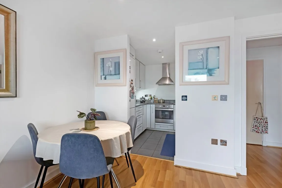 Westgate Apartments, London, photo 4