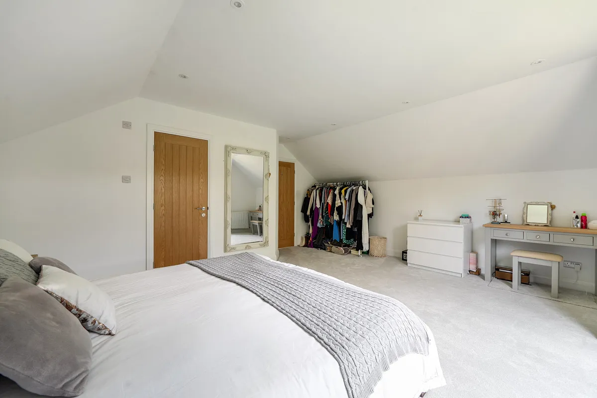 Woking, GU22, photo 10