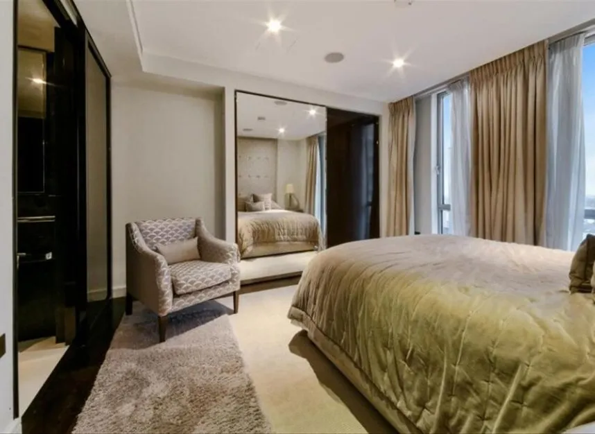 Pan Peninsula Square, Canary Wharf, E14, photo 3