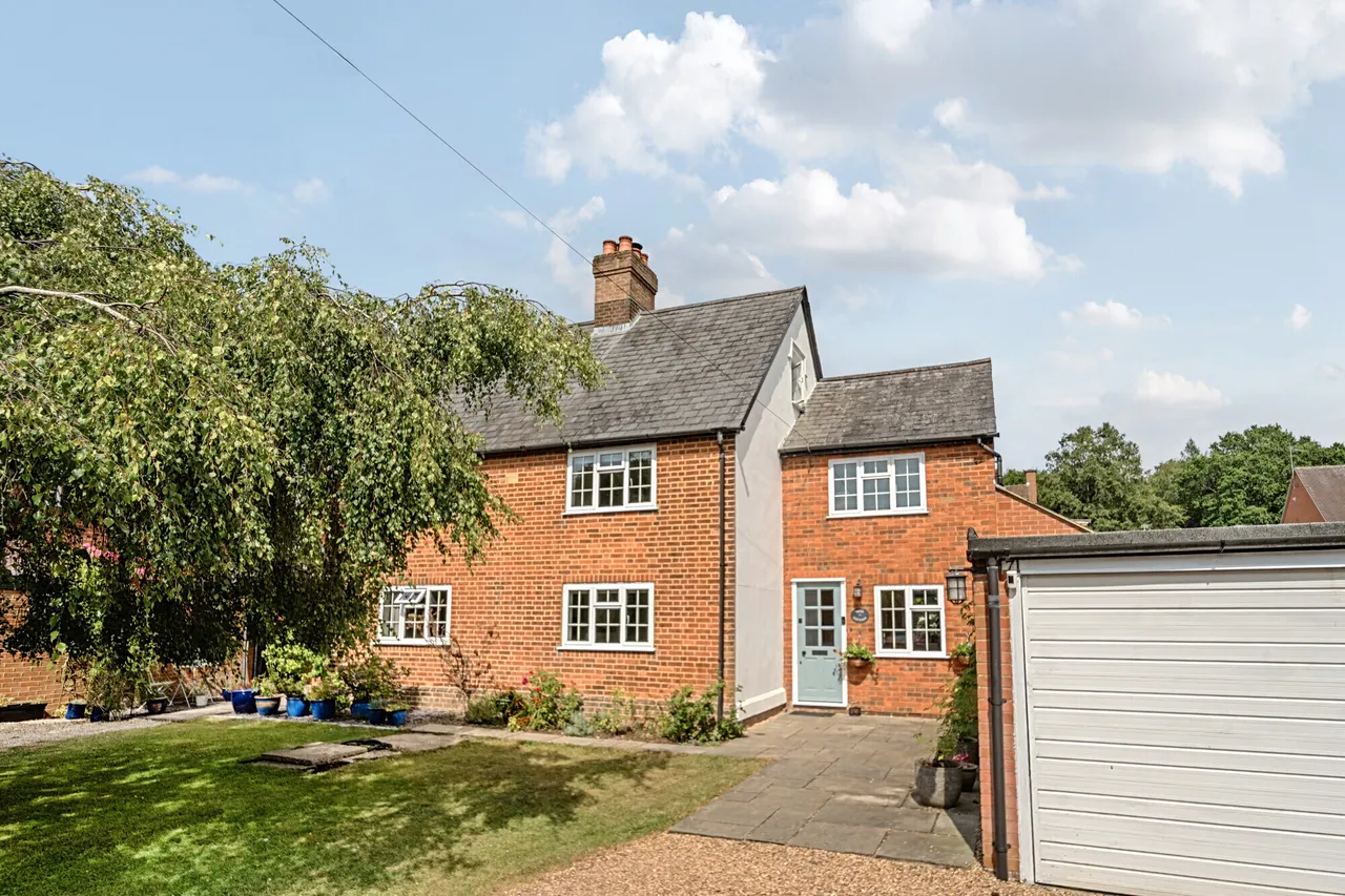 4 bed house for sale, Hazlemere Road, High Wycombe, HP10