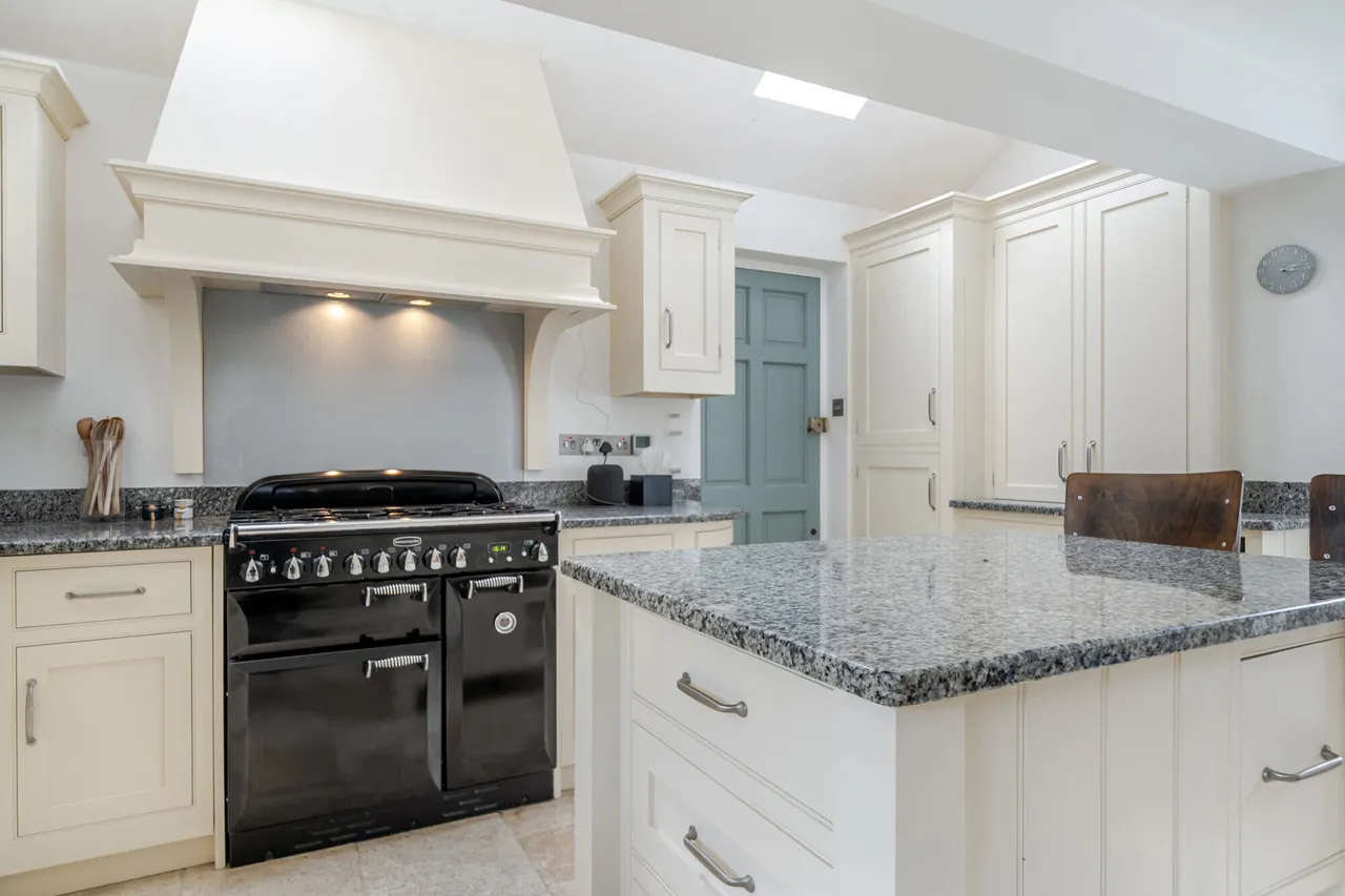 Hazlemere Road, High Wycombe, HP10, photo 8
