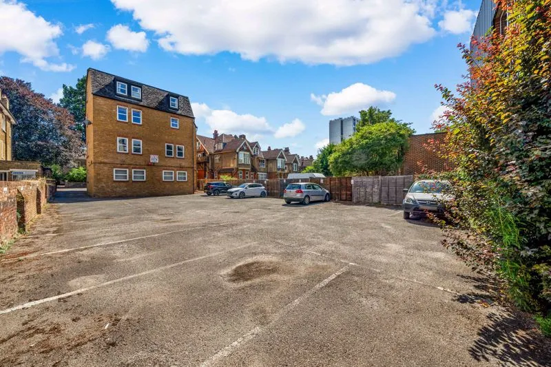 Cedar Road, Sutton, SM2, photo 11