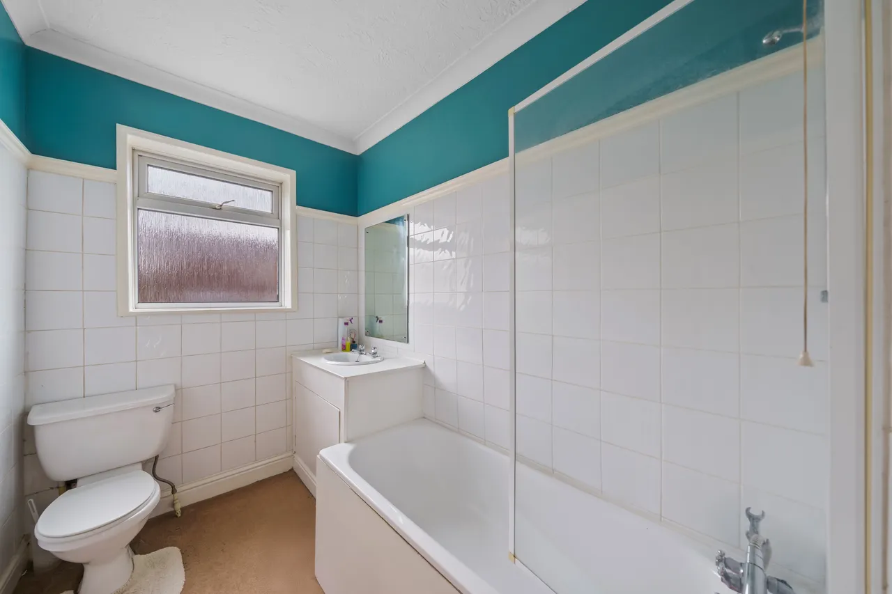 Longfellow Road, WORCESTER PARK, Surrey, Worcester Park, KT48BA, photo 13