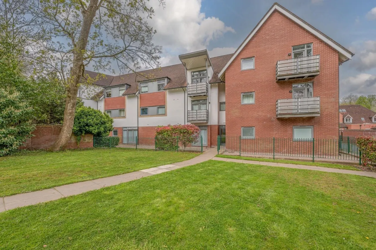 2 bed flat for sale, Middlepark Drive, Bournville, B31
