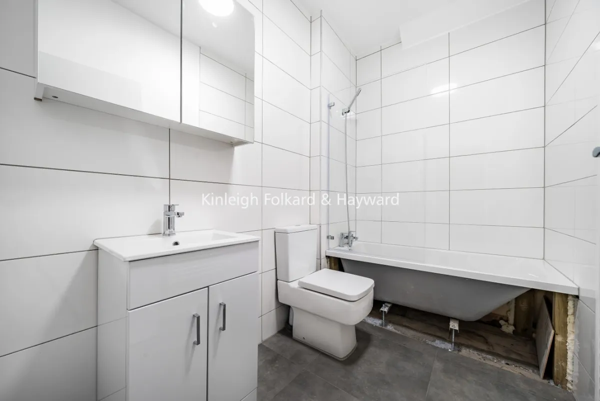Catford Hill, Catford, London, SE6, photo 7