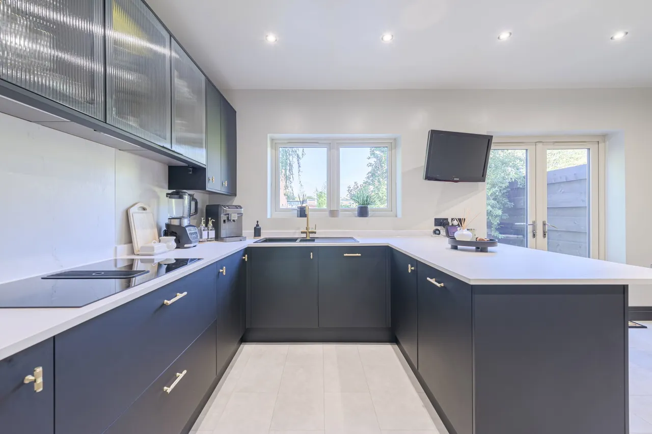 Stafford Road, Cannock, photo 10