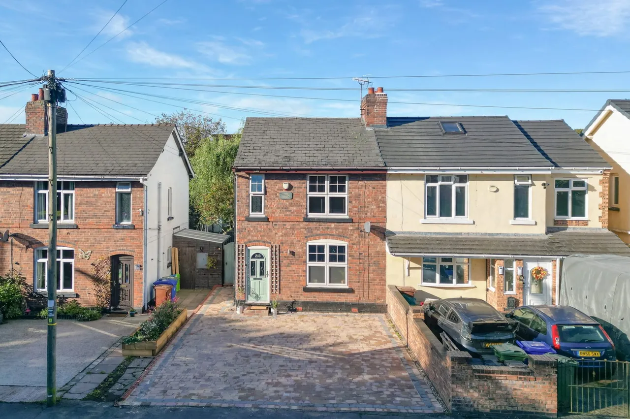 3 bed house for sale, Stafford Road, Cannock