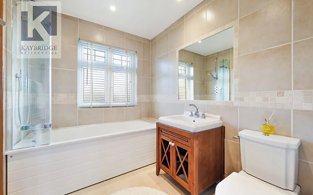 Ewell By Pass, Epsom, KT17, photo 12