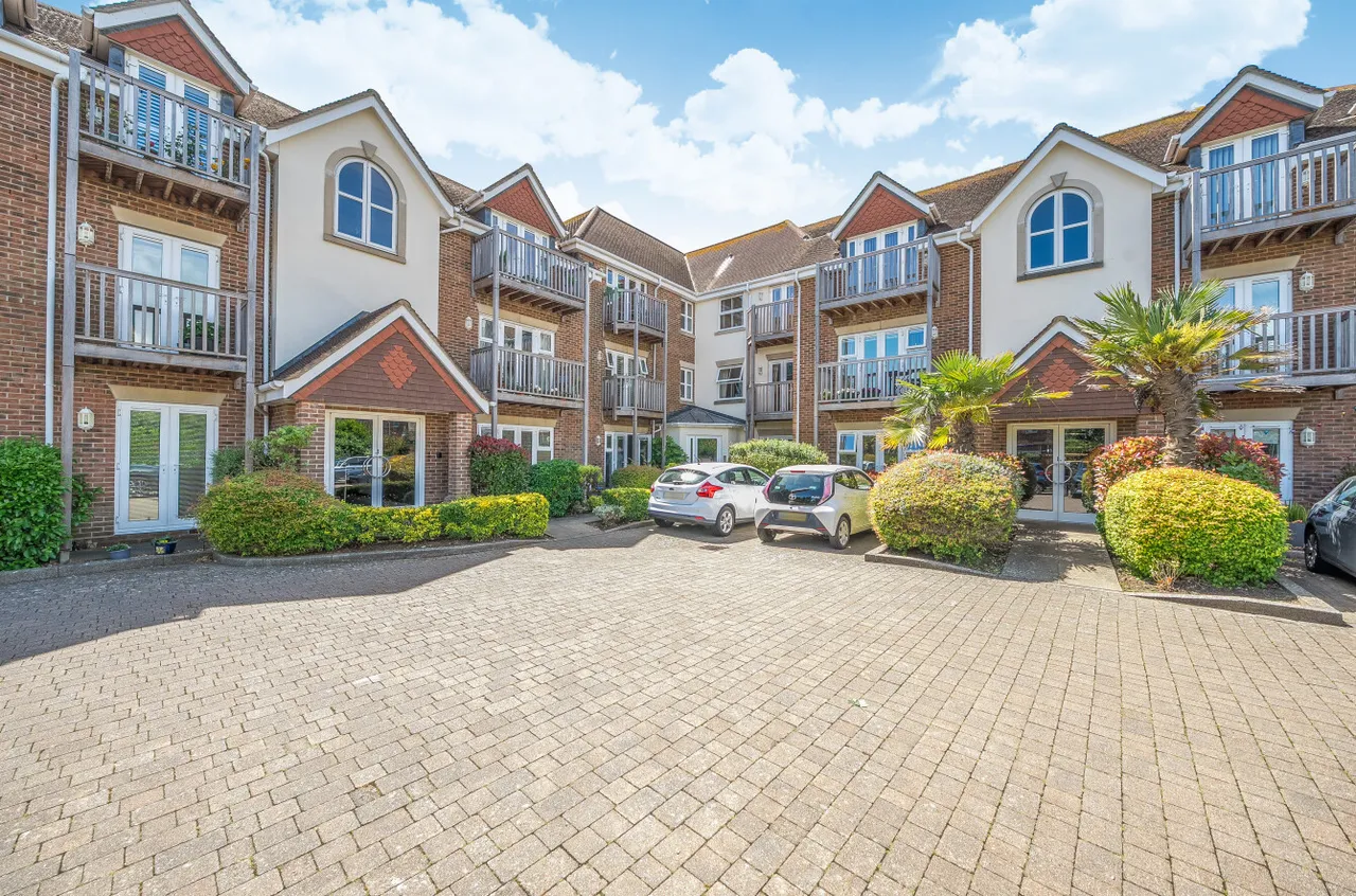 Manor Road, East Preston, BN16, photo 11