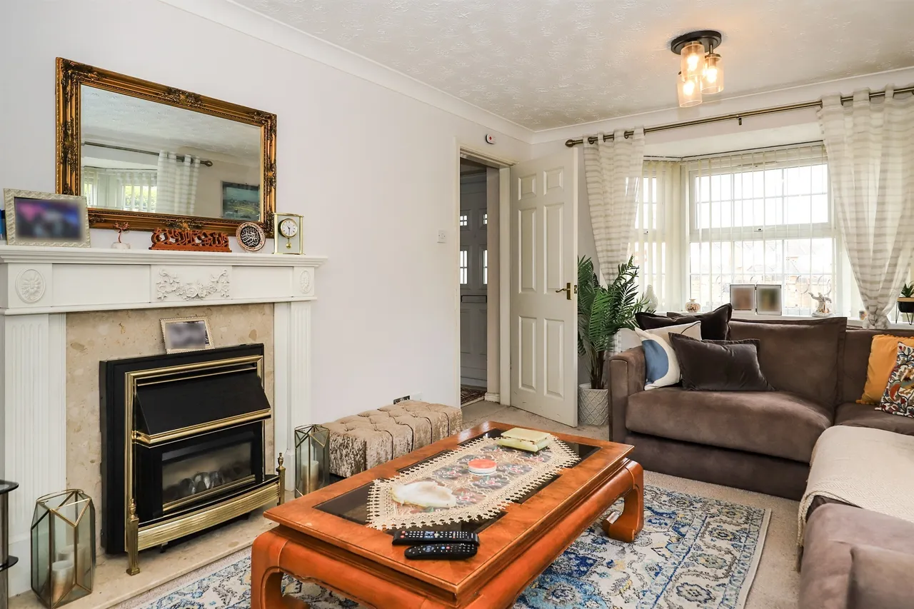 Constantine Way, Bilston, photo 5