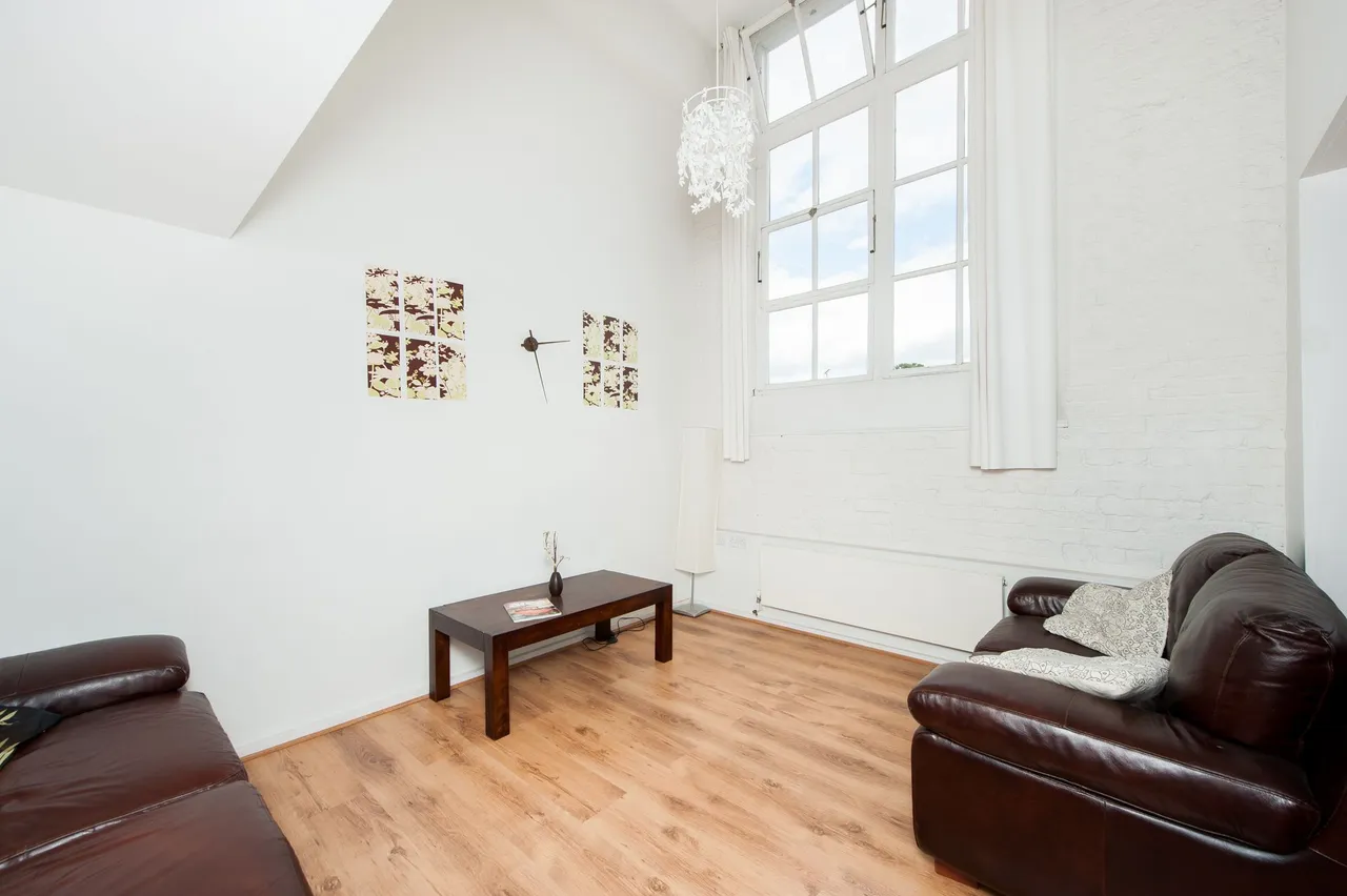 Flat 21 Schoolhouse Yard, Bloomfield Road, London, photo 4